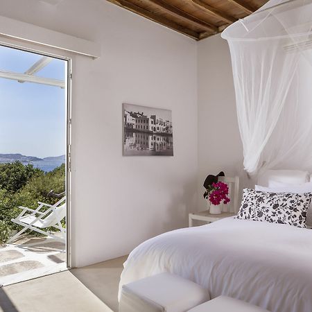 Rhenia Hotel Túrlosz Kültér fotó