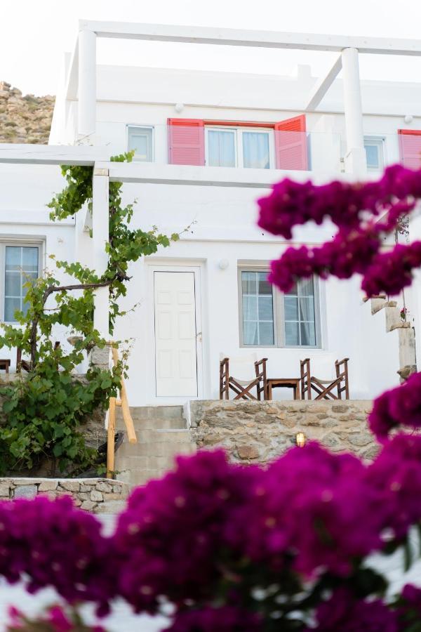 Rhenia Hotel Túrlosz Kültér fotó
