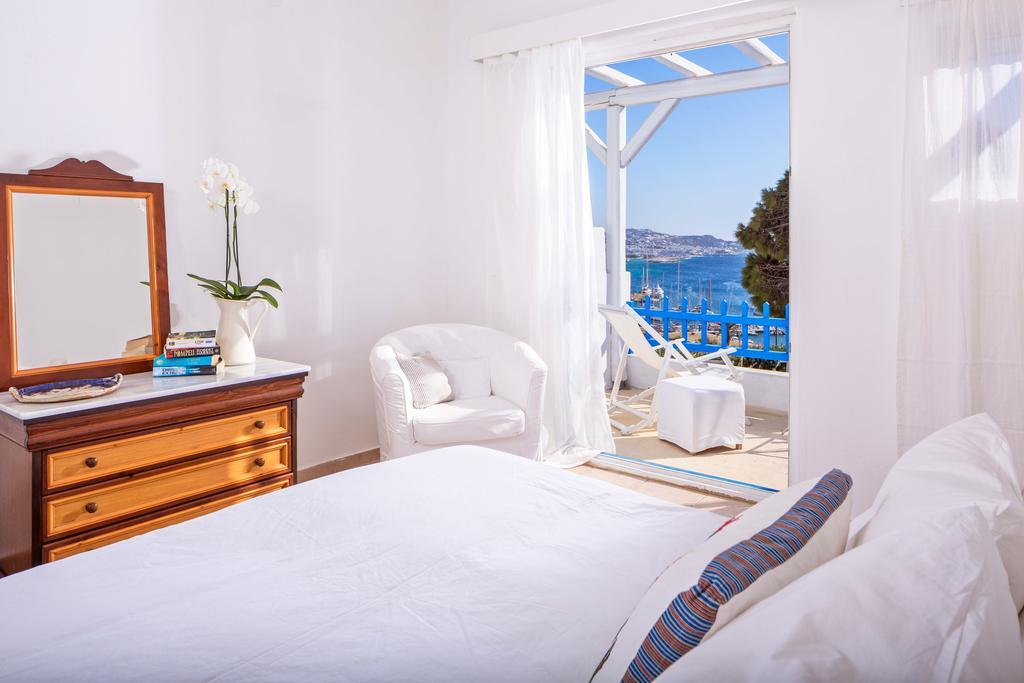 Rhenia Hotel Túrlosz Kültér fotó