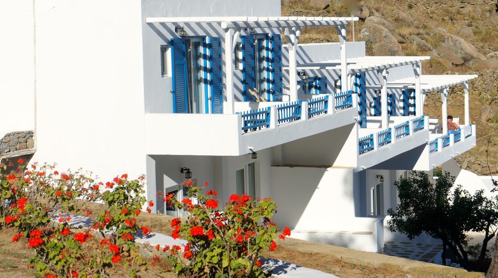 Rhenia Hotel Túrlosz Kültér fotó