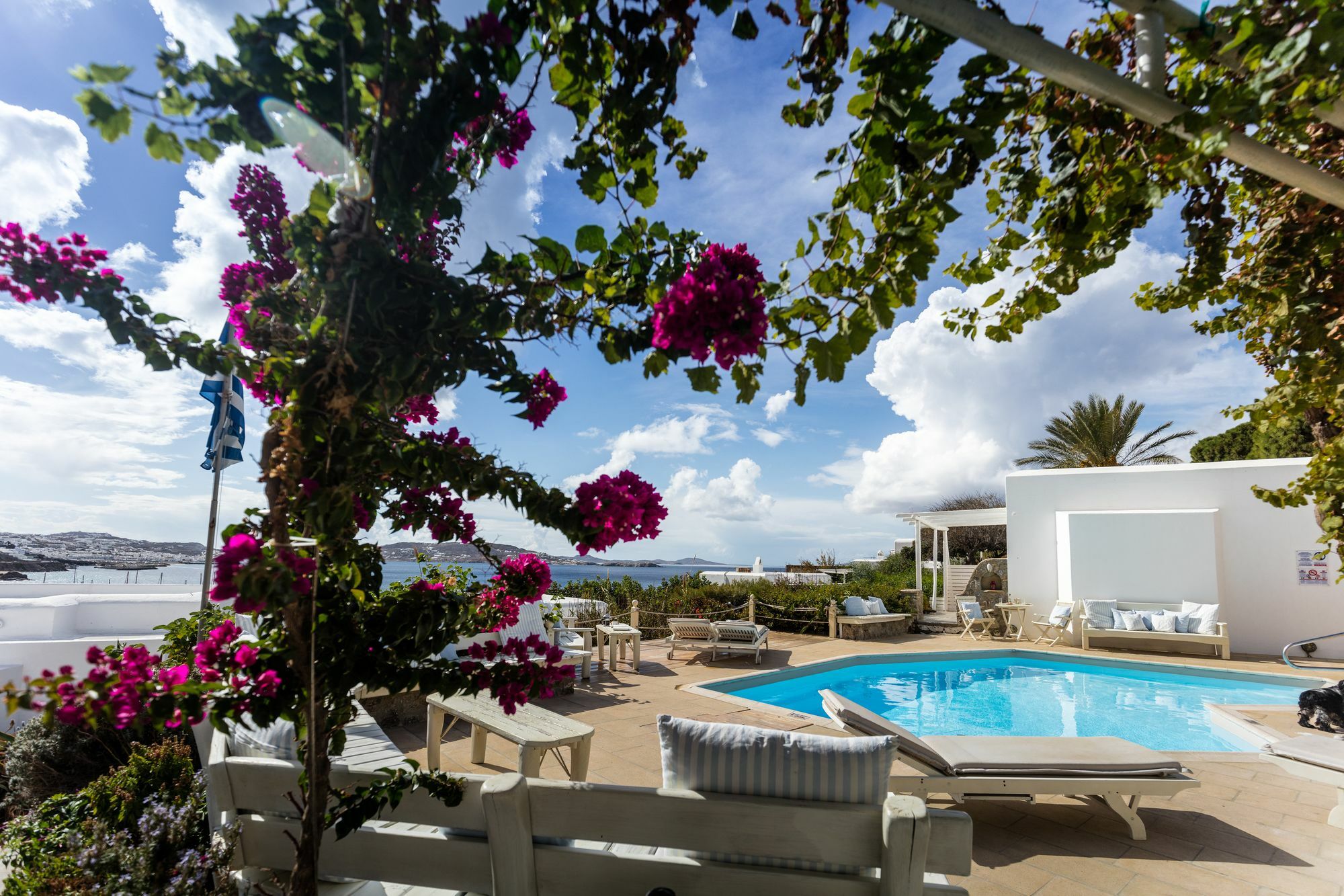 Rhenia Hotel Túrlosz Kültér fotó