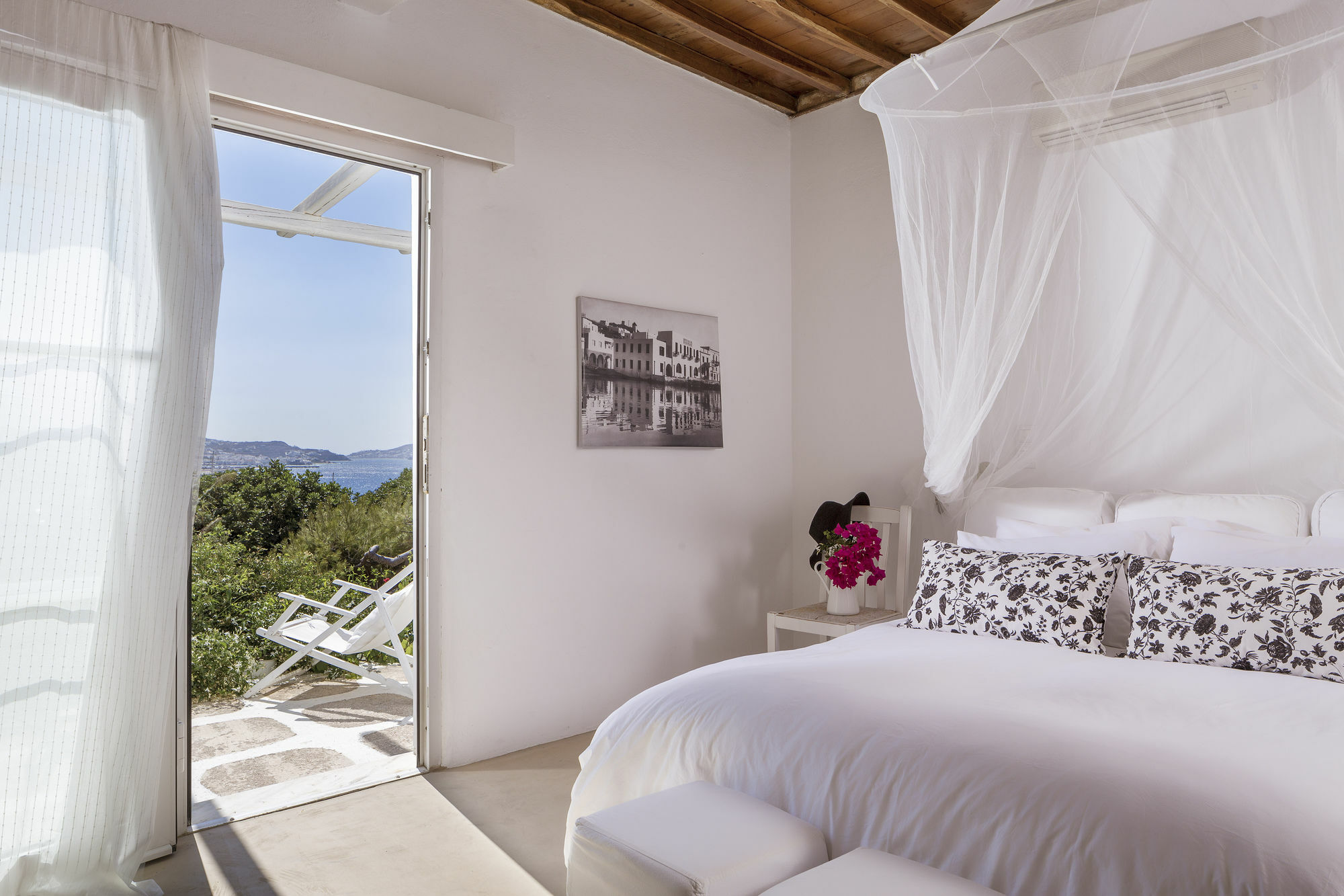 Rhenia Hotel Túrlosz Kültér fotó